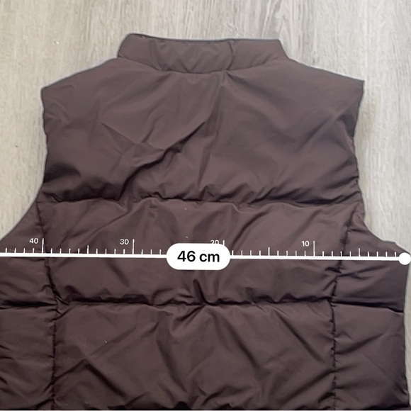 J. Crew Women’s Puffer Vest Jacket | Size Medium - Picture 5 of 6